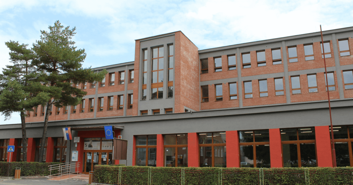 Середня політехнічна школа Яна Батю Навчання в Словаччині